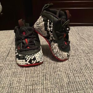 Infant Nike Snake Skin Sneakers